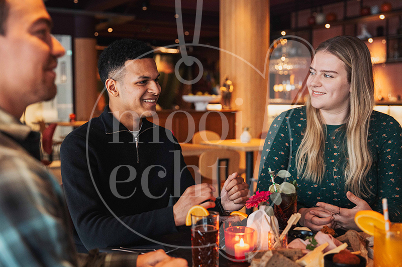 Fotoshoot vriendengroep restaurant3
